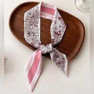 Pink and White Floral Twilly